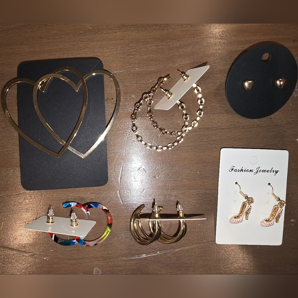 Mystery Earring Bundle! The More You Bid, The More You Get! - Picture 12 of 17
